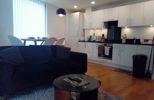Chatham Apartment | 4 Guests - Marina Point East Escape in Kent