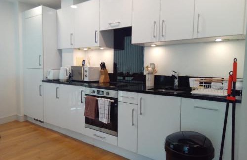 Chatham Apartment | 4 Guests - Marina Point East Escape in Kent