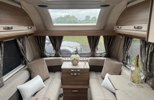 Durham House | 4 Guests - Pet Friendly - Durham Caravan Retreat