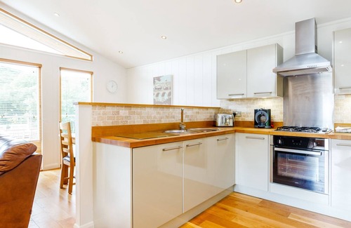 West Looe House | 4 Hedgerows
