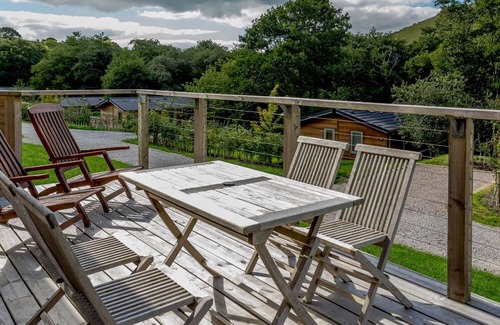 West Looe House | 4 Hedgerows