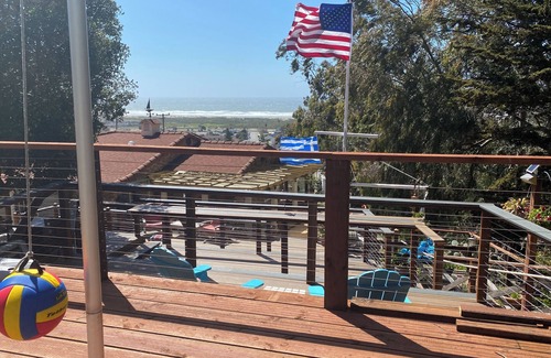 Morro Bay Cottage | 4 King Bedrooms, 2.5 Baths, Ocean View, Hot Tub, Outdoor Space, Solar Powered.
