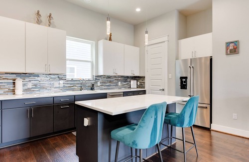 Astrodome House | 4 Level town home in walking distance to NRG Stadium and Medical District!