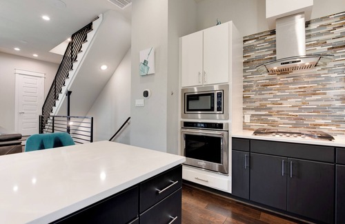 Astrodome House | 4 Level town home in walking distance to NRG Stadium and Medical District!