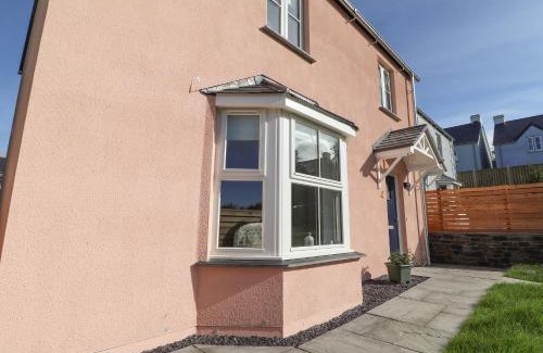 Newport House | 4 Llain yr Eglwys