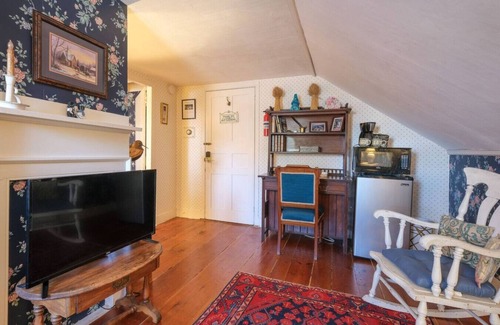 Trenton Hotel | 4 Lovely Suite near Acadia Open Hearth Inn