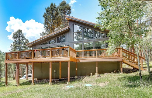 Angel Fire Cottage | 4 Mi to Angel Fire Resort: Retreat w/Hot Tub