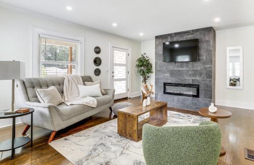 Sylvan Hills House | 4 Mi to Aquarium and Arenas Modern Atlanta Home