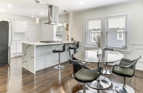 Sylvan Hills House | 4 Mi to Aquarium and Arenas Modern Atlanta Home
