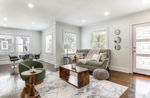 Sylvan Hills House | 4 Mi to Aquarium and Arenas Modern Atlanta Home