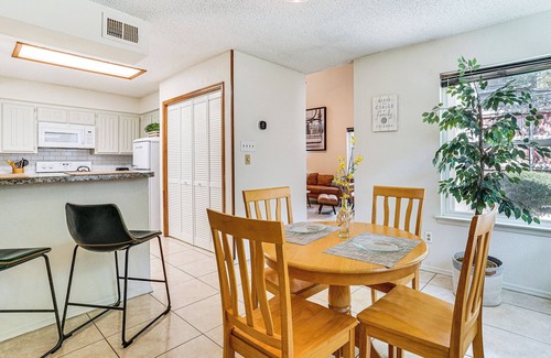 West Arlington House | 4 Mi to AT&T Stadium: Townhome in Fort Worth