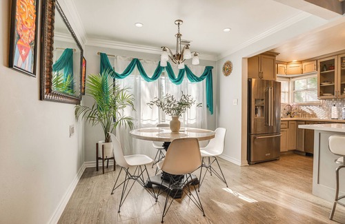 Mar Vista House | 4 Mi to Beach: Chic Los Angles Home w/Patio!