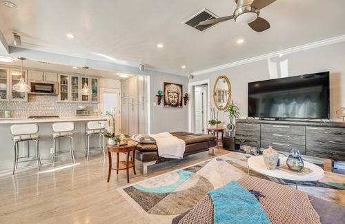 Mar Vista House | 4 Mi to Beach: Chic Los Angles Home w/Patio!