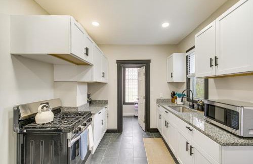 Cleveland House | 4 Mi to Dtwn Modern Retreat with Yard in Cleveland