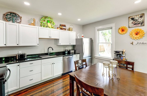 Omaha House | 4 Mi to Dtwn Omaha: Spacious Home w/Fenced Yard!