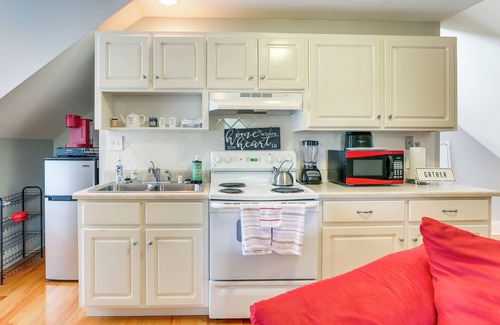 Summerville Apartment | 4 Mi to Dtwn: Simplistic Summerville Studio