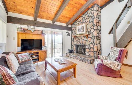 Sevierville Apartment | 4 Mi to Forbidden Caverns Mtn-View Hideaway!