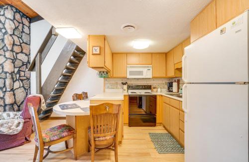 Sevierville Apartment | 4 Mi to Forbidden Caverns Mtn-View Hideaway!