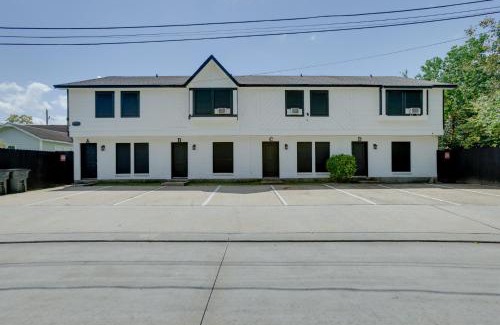 Humble House | 4 Mi to IAH Suburban Houston Townhome
