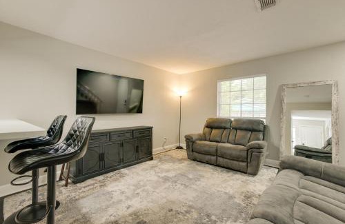 Humble House | 4 Mi to IAH Suburban Houston Townhome