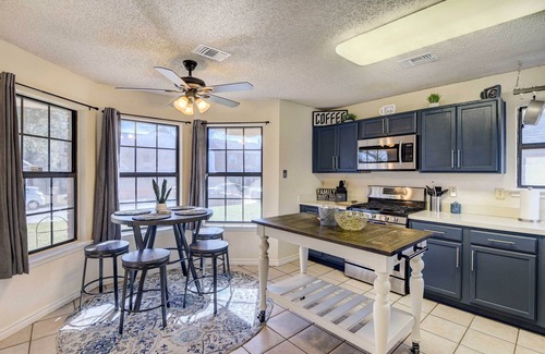 South Arlington House | 4 Mi to Joe Pool Lake: Home in Grand Prairie