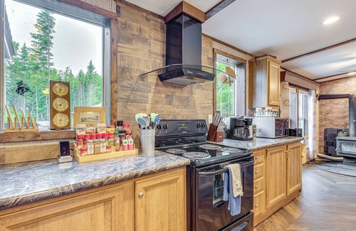 Pittsburg House | 4 Mi to Lake Francis: Peaceful Pittsburg Home