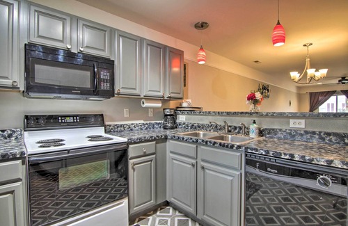 Lewes Condo | 4 Mi to Ocean: Lewes Beach Condo w/Screened Porch