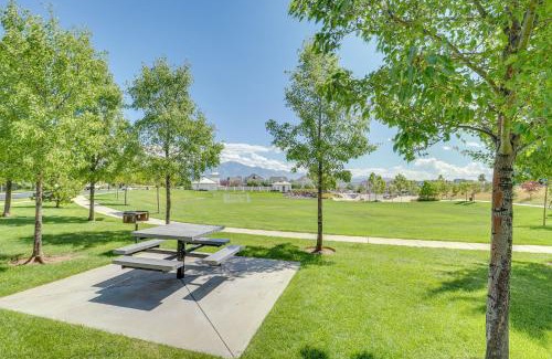 Daybreak House | 4 Mi to The District Family Home with Tennis Access