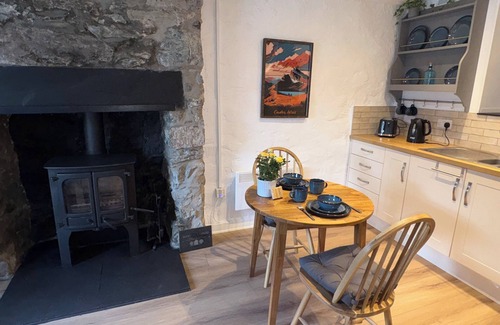 Beddgelert Cottage | 4 OLD TANRHIW, pet friendly, character holiday cottage in Beddgelert