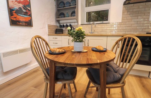 Beddgelert Cottage | 4 OLD TANRHIW, pet friendly, character holiday cottage in Beddgelert