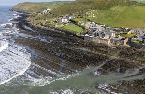 Putsborough House | 4 Out Of The Blue, Croyde