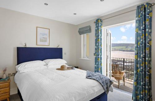 Putsborough House | 4 Out Of The Blue, Croyde