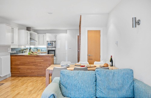 Putsborough House | 4 Out Of The Blue - pet friendly sea view home sleeping 6 in Croyde