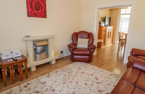 Penrhyn Bay House | 4 Penrhyn Beach East