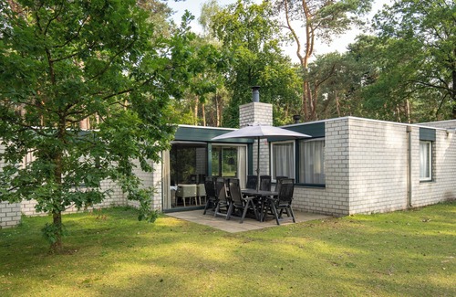 Hapert House | 4-person bungalow in the holiday park Landal Het Vennenbos