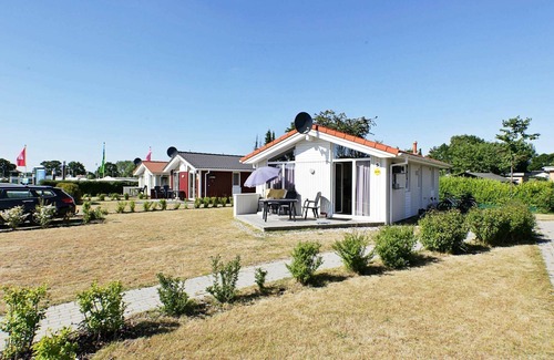 Lensterstrand House | 4 person holiday home in GROEMITZ