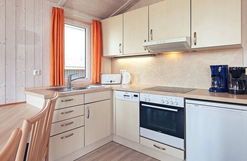Lensterstrand House | 4 person holiday home in GROEMITZ