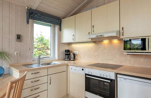 Lensterstrand House | 4 person holiday home in GROEMITZ