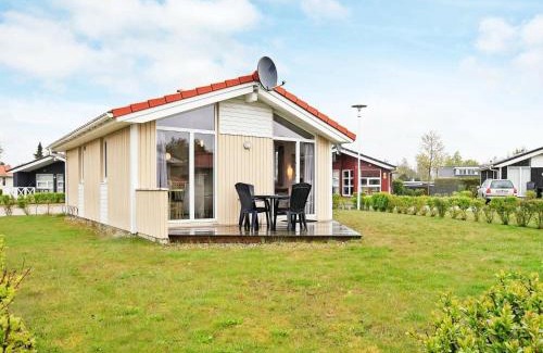 Lensterstrand House | 4 person holiday home in GROEMITZ