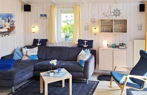 Lensterstrand House | 4 person holiday home in GROEMITZ