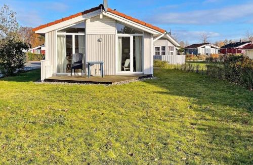 Lensterstrand House | 4 person holiday home in GROEMITZ