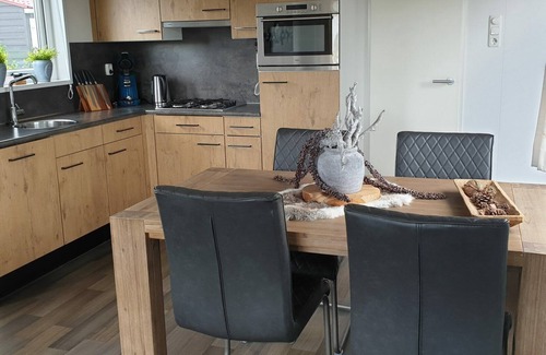 Serooskerke House | 4 person chalet on family park in Veere