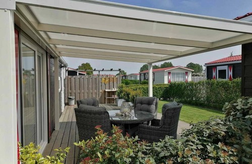 Serooskerke House | 4 person chalet on family park in Veere