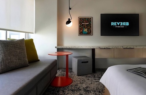 South Downtown Hotel | 4 Pet-friendly Units! Parking, Outdoor Fireplace! Short Drive to Zoo Atlanta!