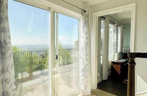 Whittier House | 4 Private Suites & LA Views