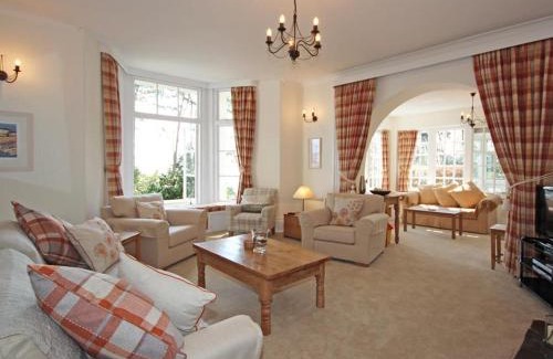 Salcombe House | 4 Ringrone
