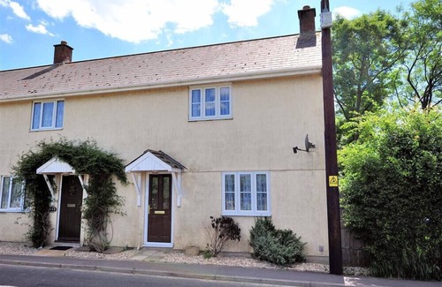 Bridport Cottage | 4 Riverside Cottages