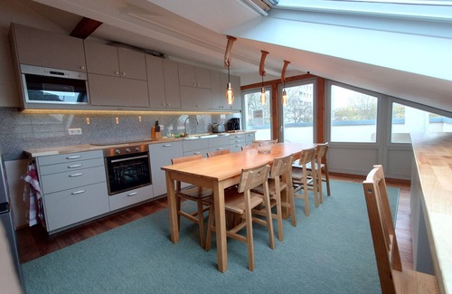 Suedvorstadt Apartment | 4-room flat in Dresden-Südvorstadt, in the loft (2nd top floor), 2 bedrooms with