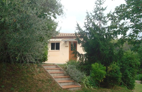 Saint-Jeannet House | 4-room house, private parking, swimming pool, very quiet.