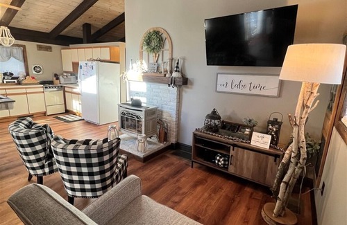 West Bridgton Cottage | 4 Season Cottage in Alpine Village Association with water access to Moose Pond.